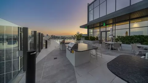 710 NE 1st Ave, Miami, FL 33132 photo 38