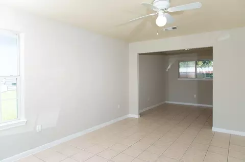 815 Cravens St, Houston, TX 77076