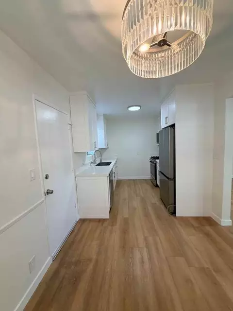 124 S Everett St, Glendale, CA 91205 photo 3