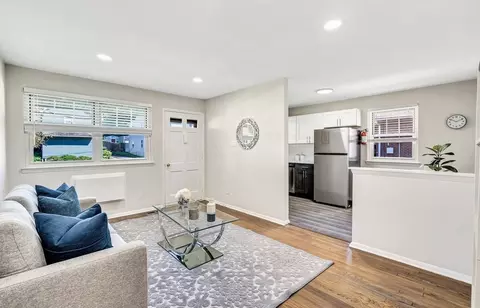 6 N Locust Ave, Marlton, NJ 08053