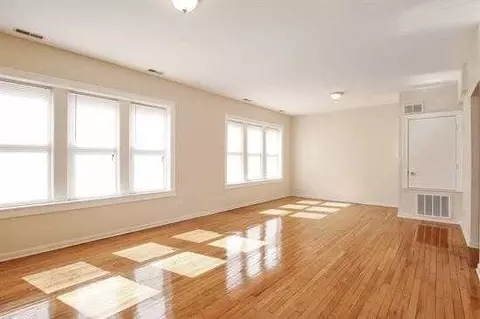 6236 S Artesian Ave, Chicago, IL 60629 photo 2