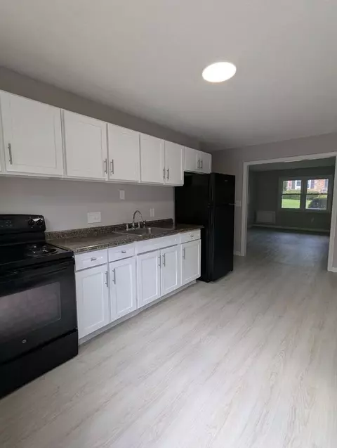 138 Hillcrest Ave, Waterbury, CT 06705