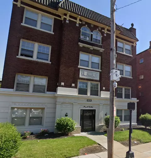 12463 Cedar Rd, Cleveland Heights, OH 44106
