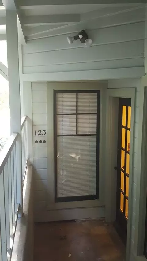 512 W 3rd St, Chico, CA 95928 photo 2