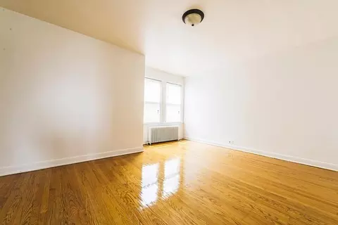 8255 S Maryland Ave, Chicago, IL 60619 photo 2