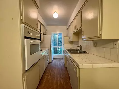 157 Esperanza Ave, Sierra Madre, CA 91024