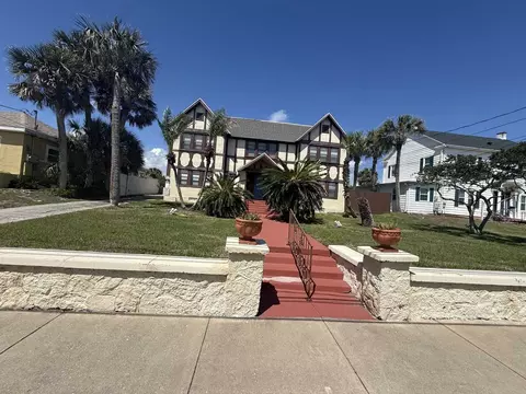 919 N Grandview Ave, Daytona Beach, FL 32118