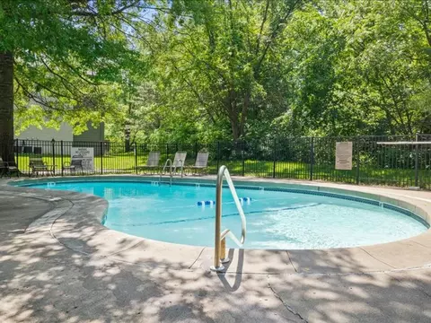 8715 W 65th St, Merriam, KS 66202