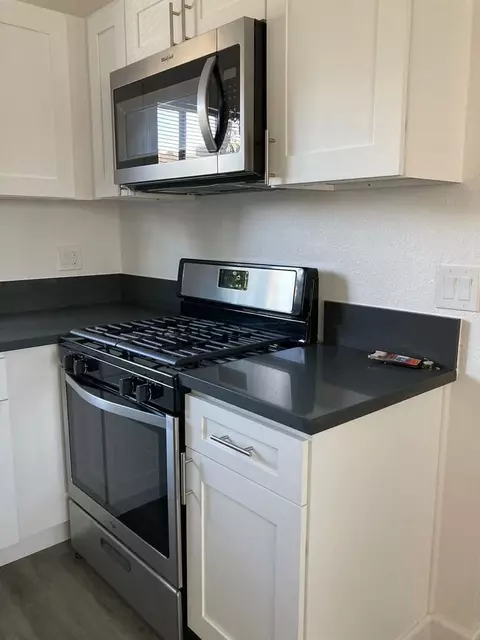 6555 La Mirada Ave, Los Angeles, CA 90038