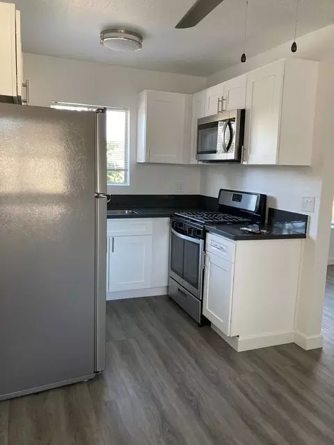 6555 La Mirada Ave, Los Angeles, CA 90038