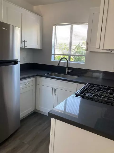 6555 La Mirada Ave, Los Angeles, CA 90038
