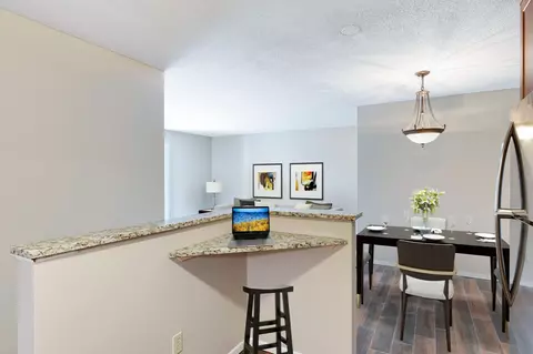 1813 Trailway Dr, Eagan, MN 55122 photo 14