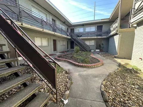 1849 Richmond Ave, Houston, TX 77098
