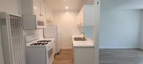 5480 Quakertown Ave, Los Angeles, CA 91364