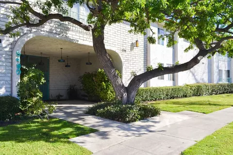 5480 Quakertown Ave, Los Angeles, CA 91364