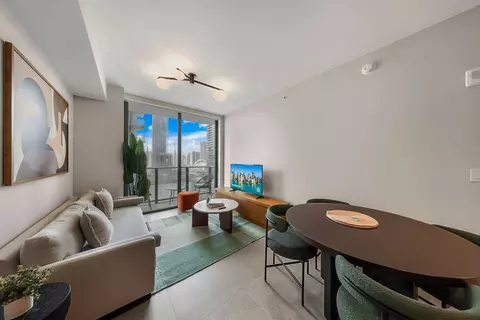11 NE 6th St, Miami, FL 33132
