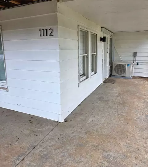 1112 Continental St, Redding, CA 96001