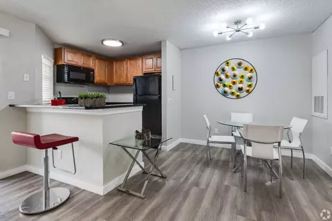 3024 N Powers Dr, Orlando, FL 32818