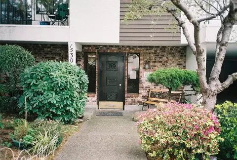 1530 NW 52nd St, Seattle, WA 98107