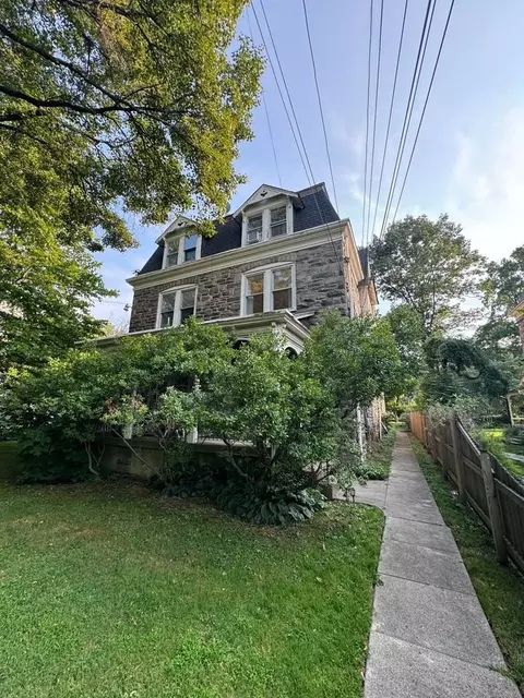 7300 Boyer St, Philadelphia, PA 19119