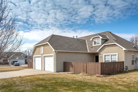 1043 Arrowhead Rdg, Independence, MO 64056