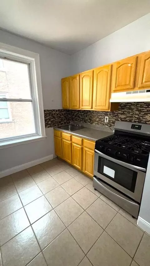 64 Glenwood Ave, Jersey City, NJ 07306