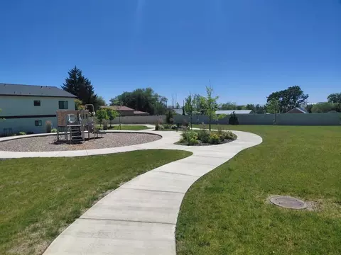 613 Rooster Ln, Caldwell, ID 83605