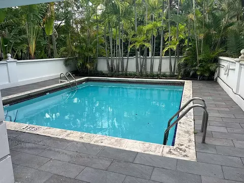 1660 NE 135th St, North Miami, FL 33181