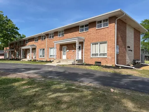 4300 Eastridge Dr, Rockford, IL 61107