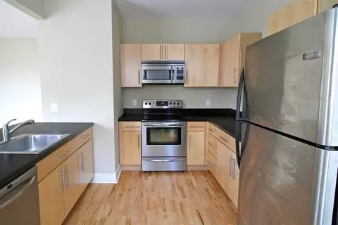 4065 W Pine Blvd, Saint Louis, MO 63108