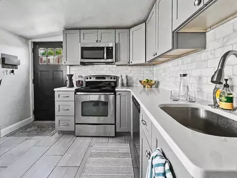 829 Conestoga Rd, Bryn Mawr, PA 19010
