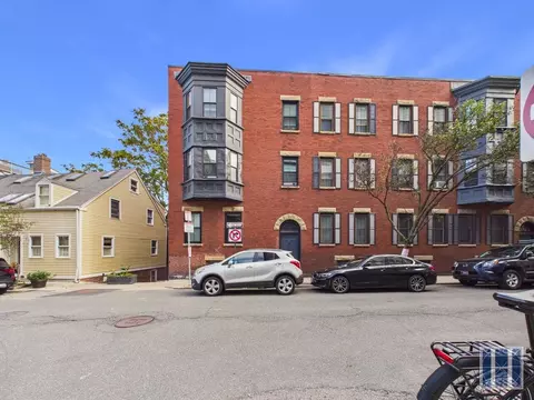 3 Bartlett St, Boston, MA 02129