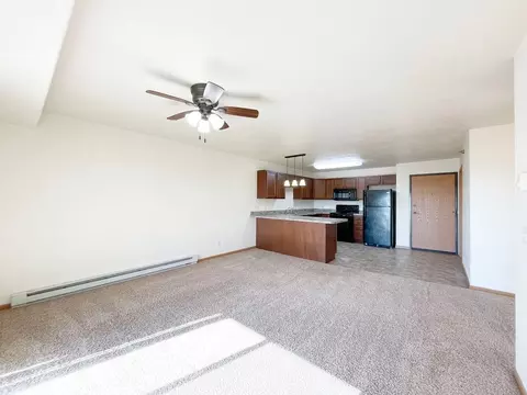 2200 33rd St NW, Minot, ND 58703 photo 24