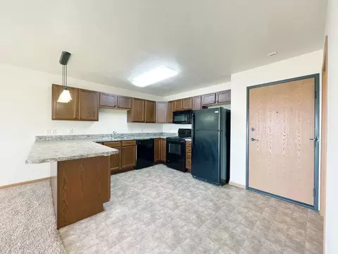 2200 33rd St NW, Minot, ND 58703 photo 23