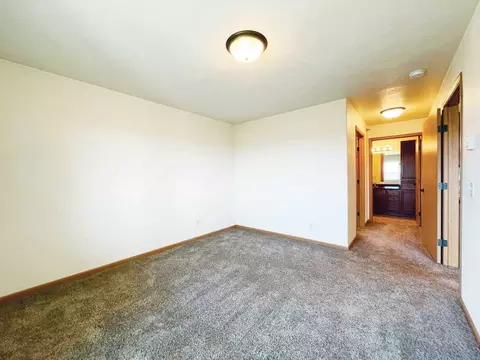 2200 33rd St NW, Minot, ND 58703 photo 12
