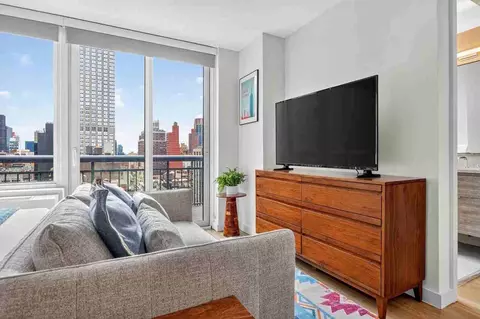 141 E 33rd St, New York, NY 10016