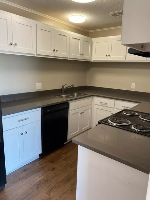 2111 Kasold Dr, Lawrence, KS 66047