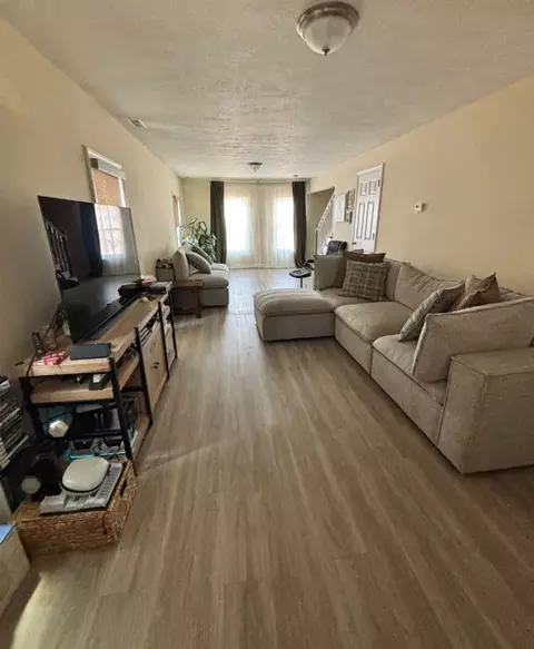 63 North St, Ware, MA 01082