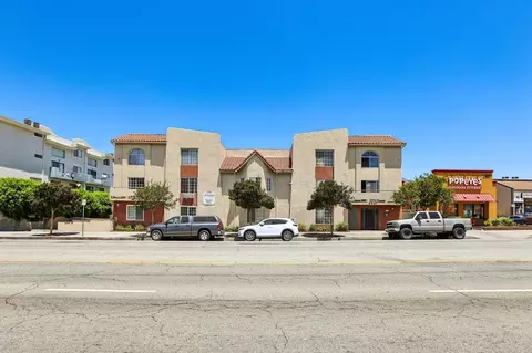 8541 Foothill Blvd, Sunland, CA 91040