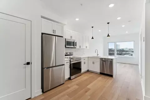 901 Leland St, Philadelphia, PA 19130
