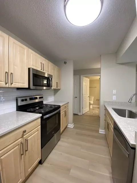 202 N Hamilton St, Madison, WI 53703
