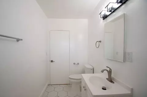 4658 Colfax Ave, Los Angeles, CA 91602 photo 14