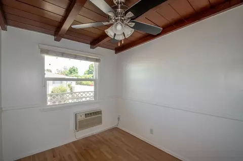 4658 Colfax Ave, Los Angeles, CA 91602 photo 2