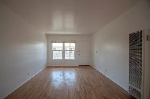 4658 Colfax Ave, Los Angeles, CA 91602 photo 4