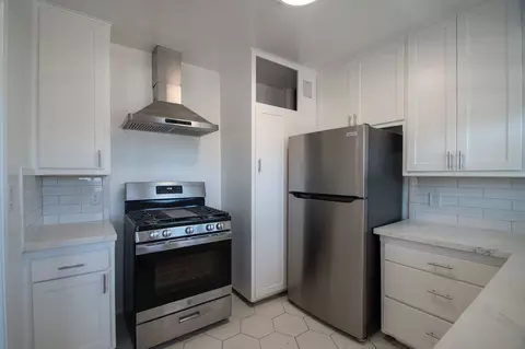 4658 Colfax Ave, Los Angeles, CA 91602 photo 7