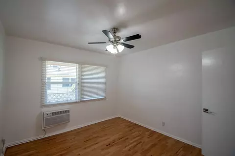 4658 Colfax Ave, Los Angeles, CA 91602 photo 10