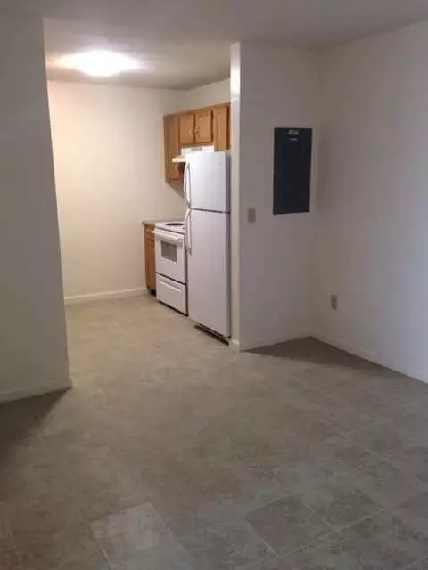497 Silver St, Manchester, NH 03103