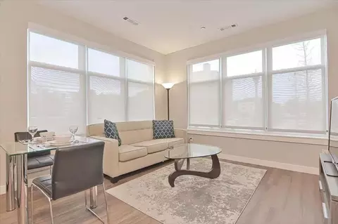 E Pier Dr, Boston, MA 02128