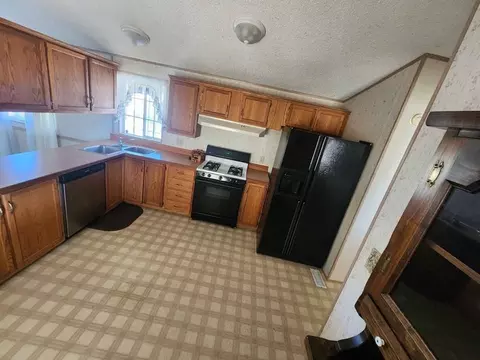 8255 State Highway 99e, Los Molinos, CA 96055