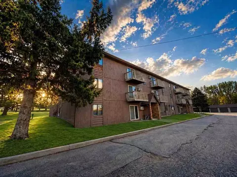 1301 S Cleveland Ave, Sioux Falls, SD 57103